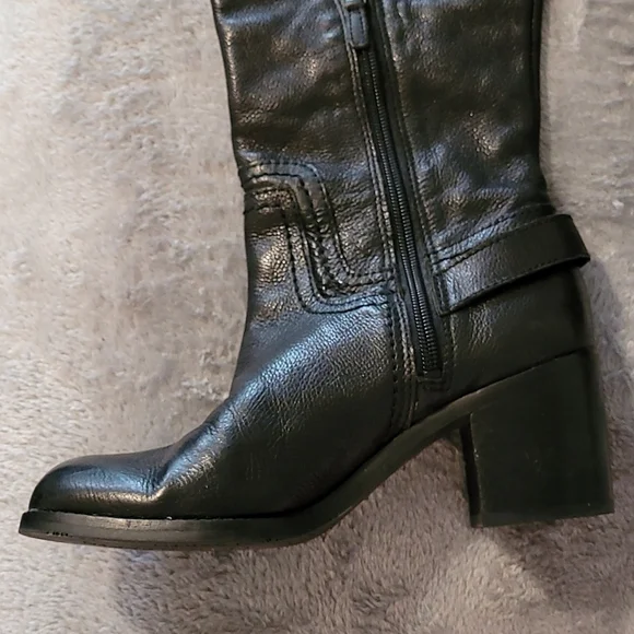 Franco Sarto black leather knee-high riding boots with buckles, size 6.5. - Picture 5 of 7